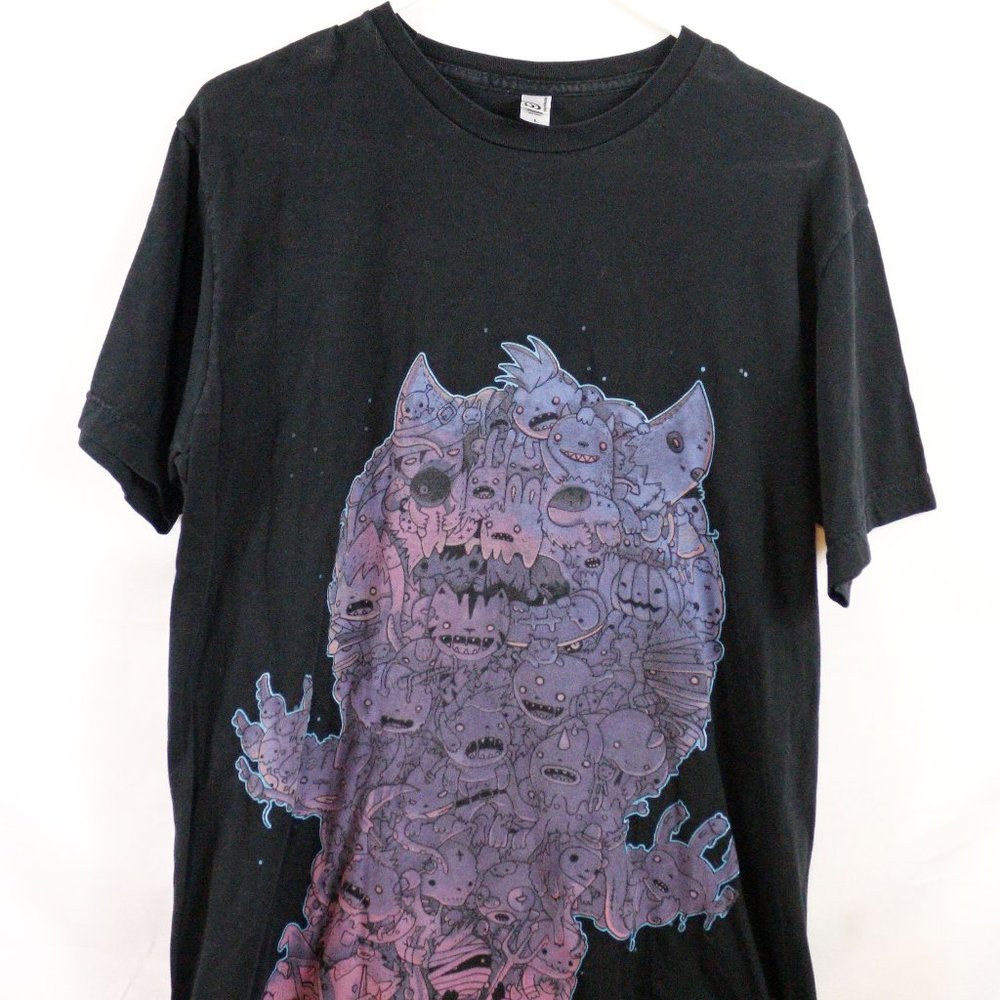Designs By Humans  T-Shirt Size Large